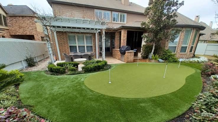 Artificial Turf & Putting Greens